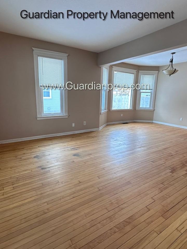 4131 Bryant Ave N - Photo 6 of 18