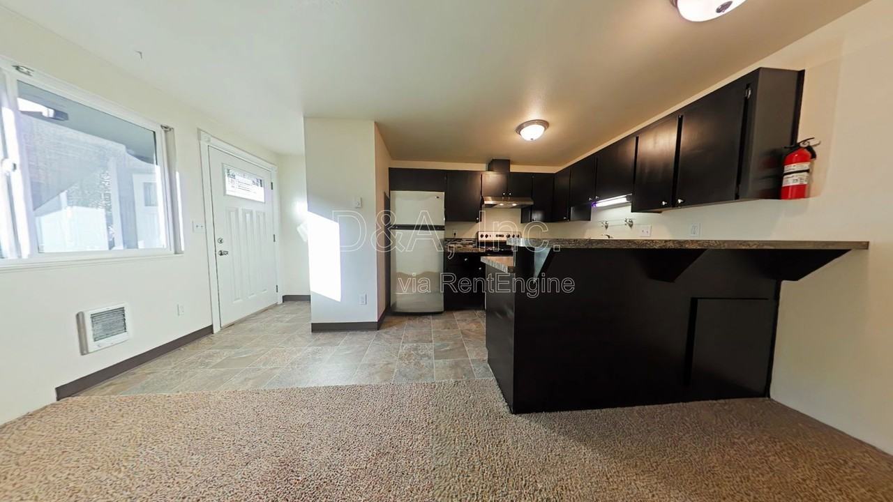 1961 Nw Grant Ave #1 - Photo 3 of 8