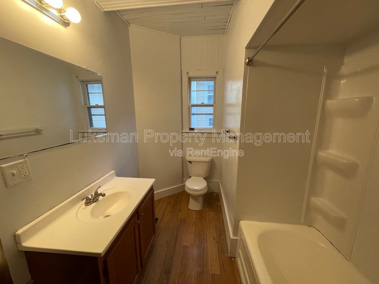 720 Oak St #1 - Photo 4 of 8