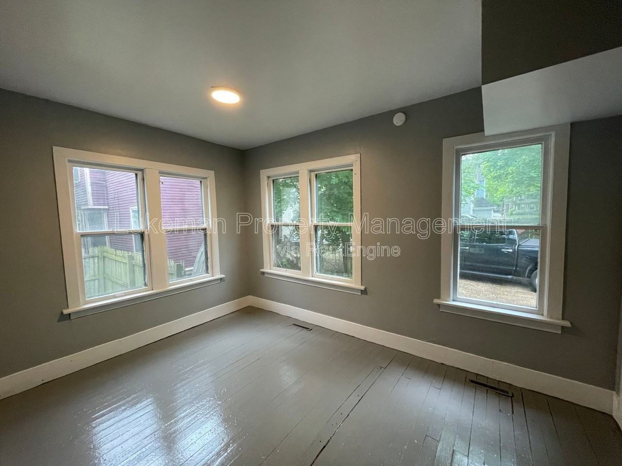 720 Oak St #1 - Photo 6 of 8