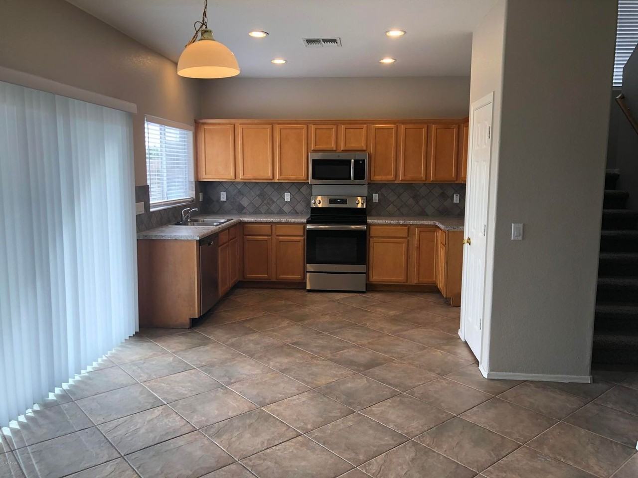 12351 W Sherman St - Photo 5 of 25