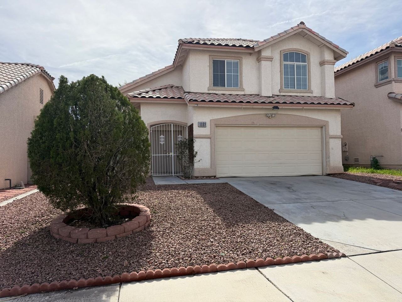 8089 Kentshire Dr - Photo 2 of 22