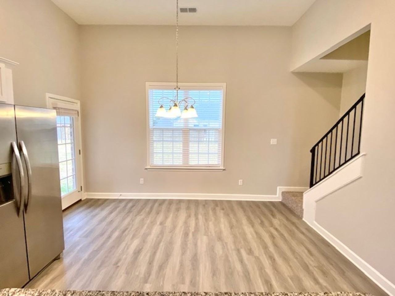 5441 Lakeside Cv - Photo 4 of 12