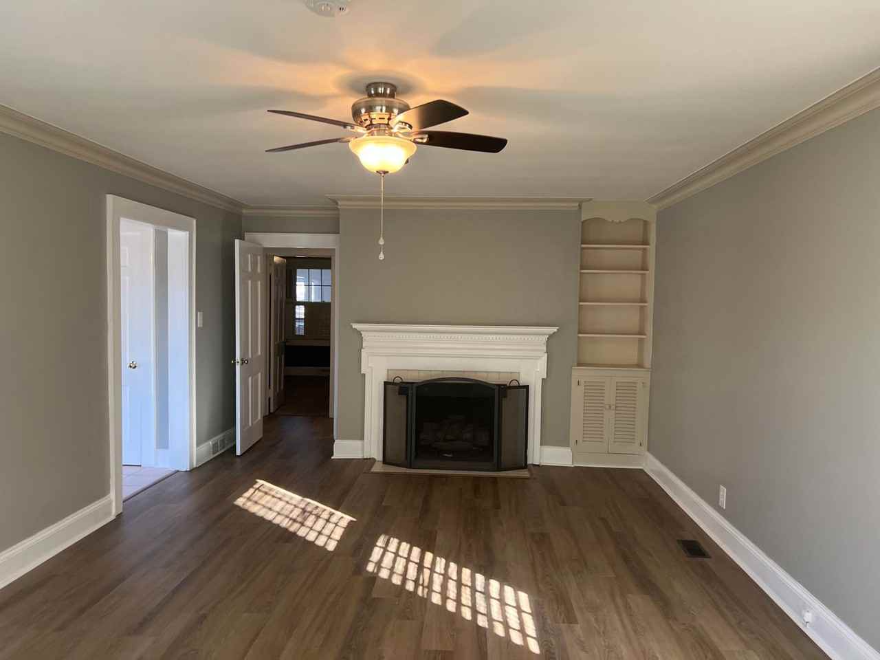 403 Woodside Dr - Photo 3 of 17