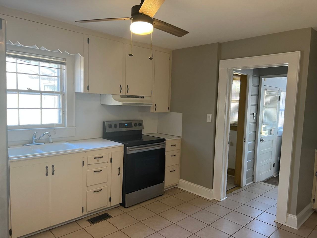 403 Woodside Dr - Photo 6 of 17