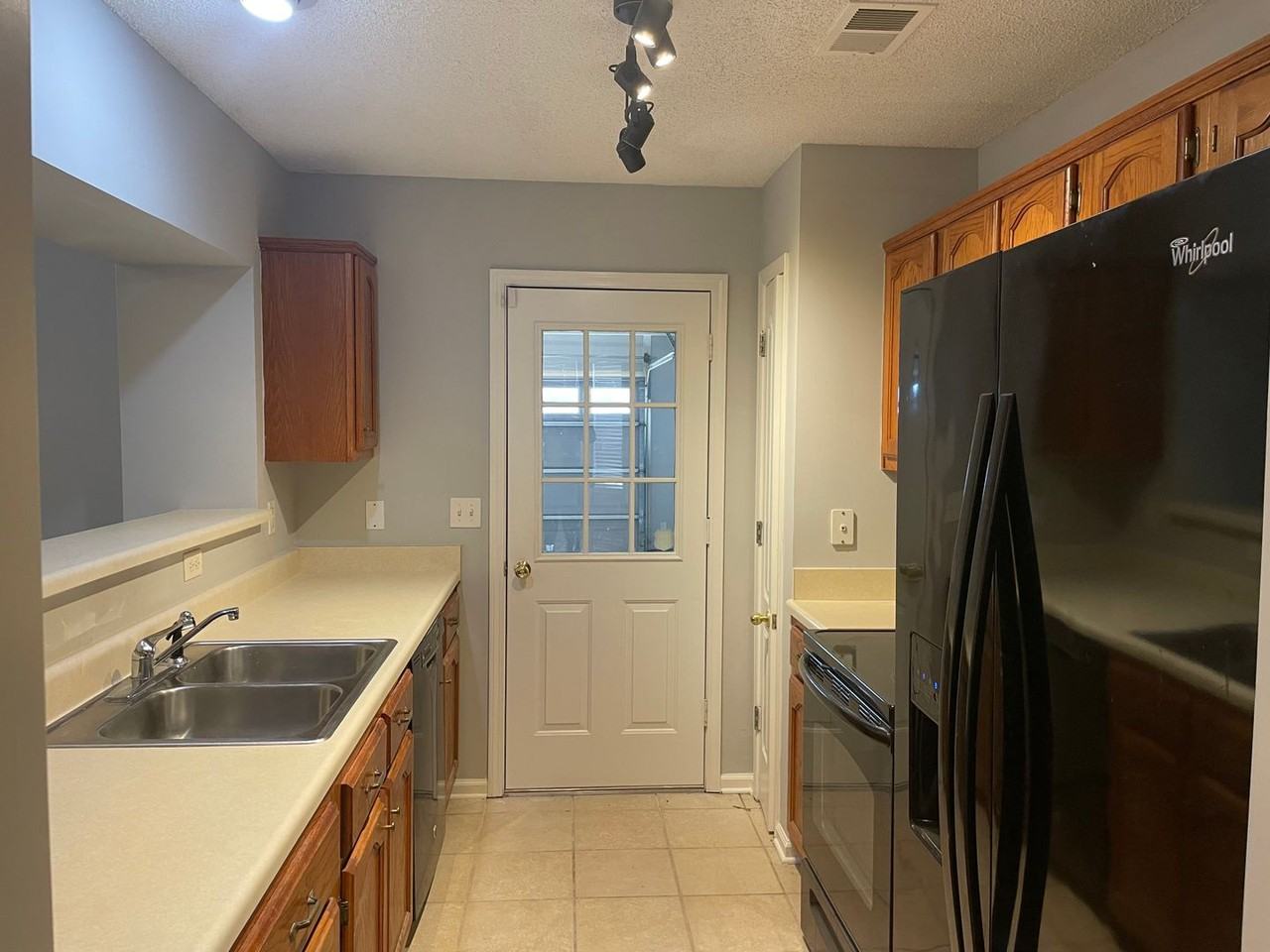 11640 Leewood Dr - Photo 5 of 14