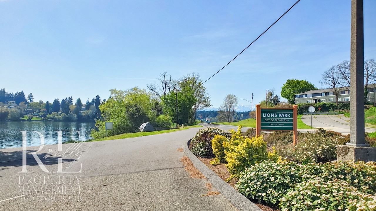 2731 Hefner Ave - Photo 2 of 17