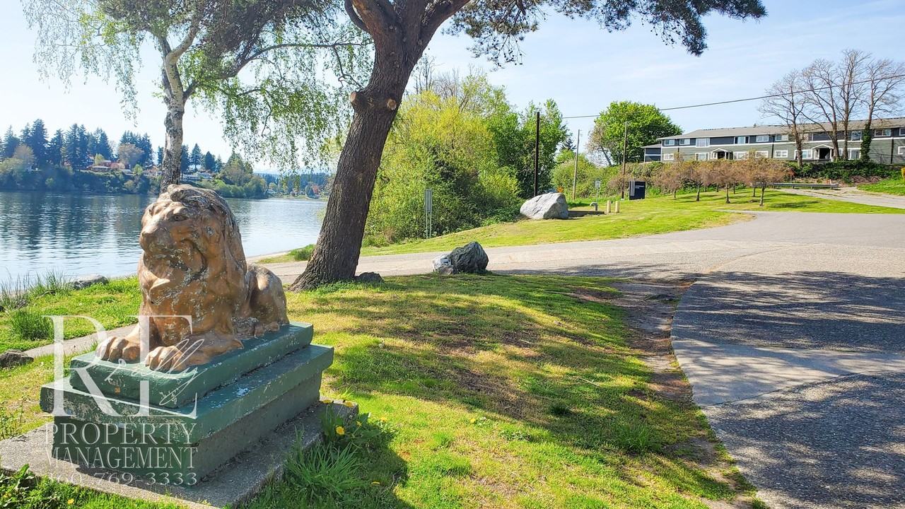 2731 Hefner Ave - Photo 3 of 17