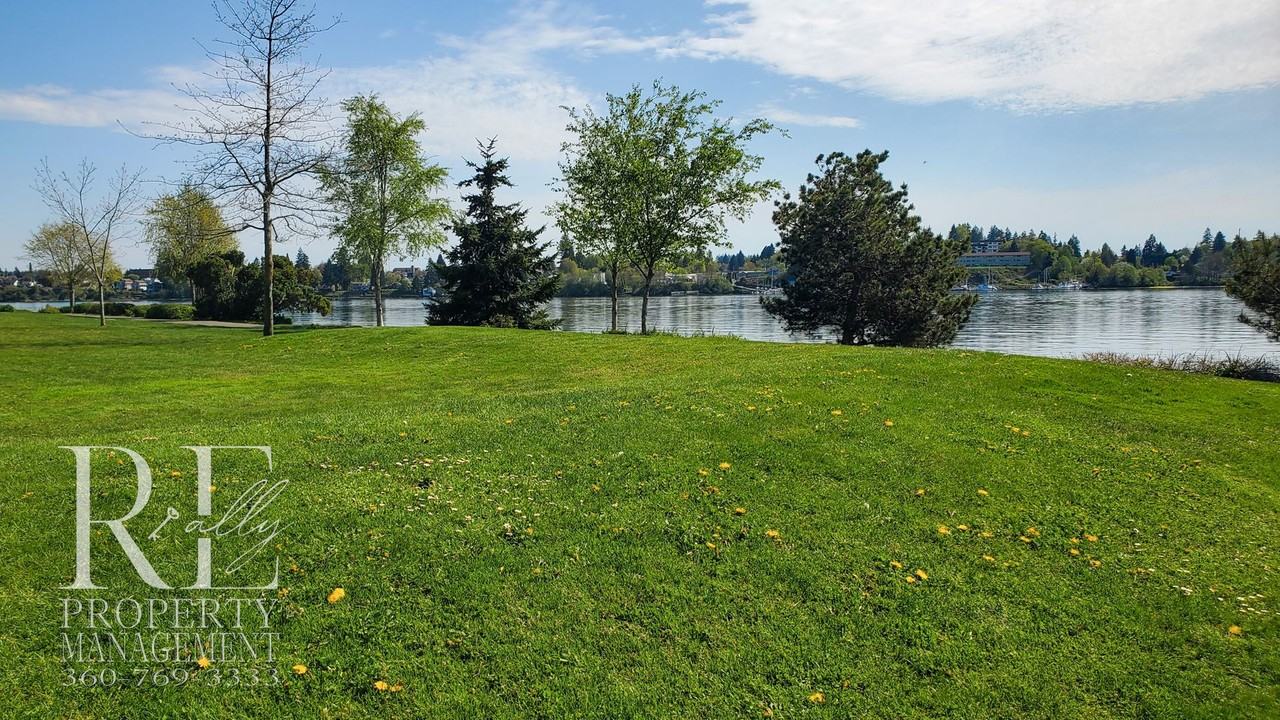 2731 Hefner Ave - Photo 4 of 17