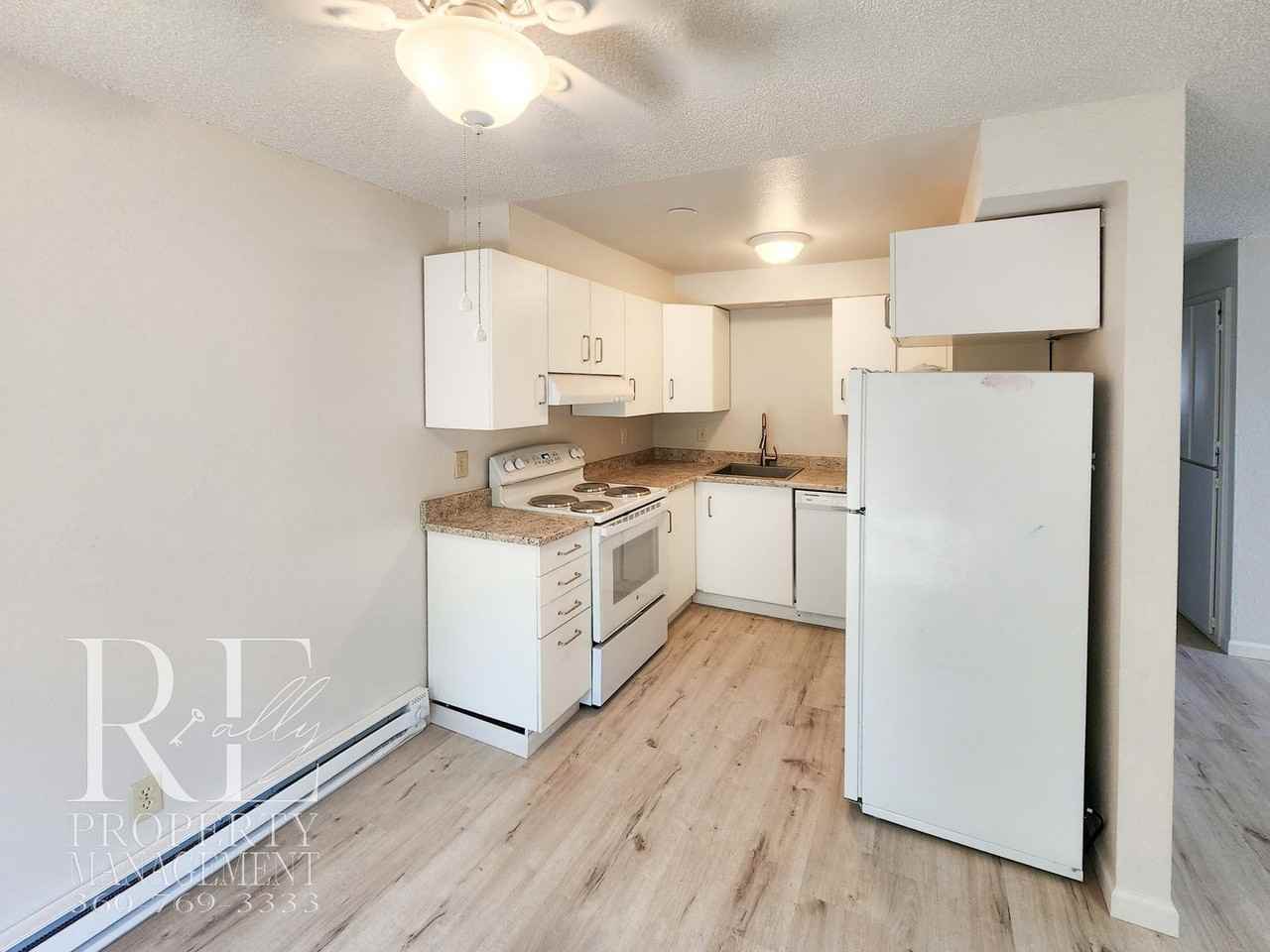 2731 Hefner Ave - Photo 7 of 17