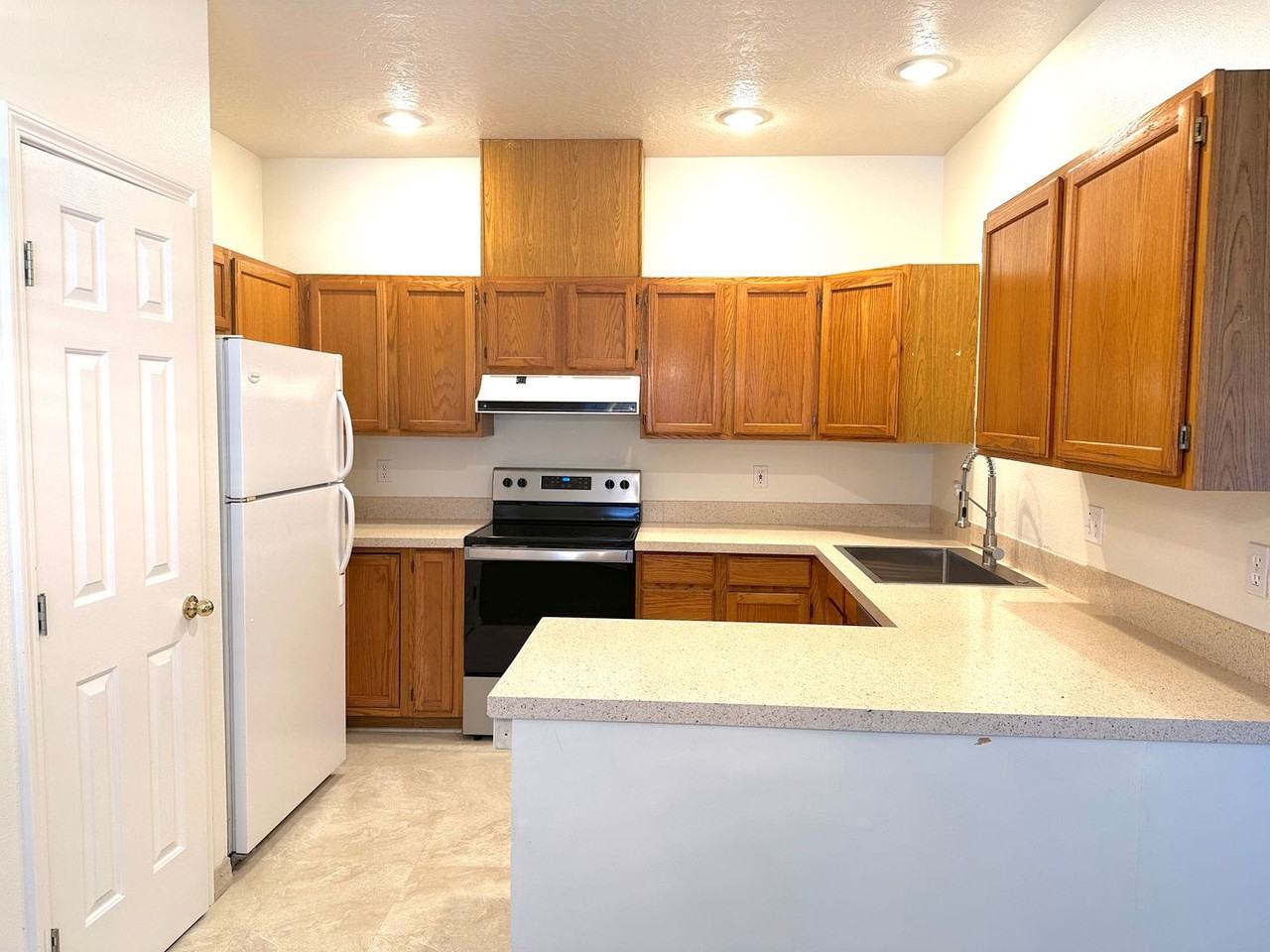 4295 W Alpine St - Photo 2 of 26