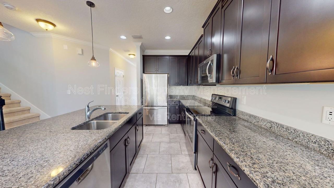 7061 Azalea Grove Dr - Photo 6 of 36