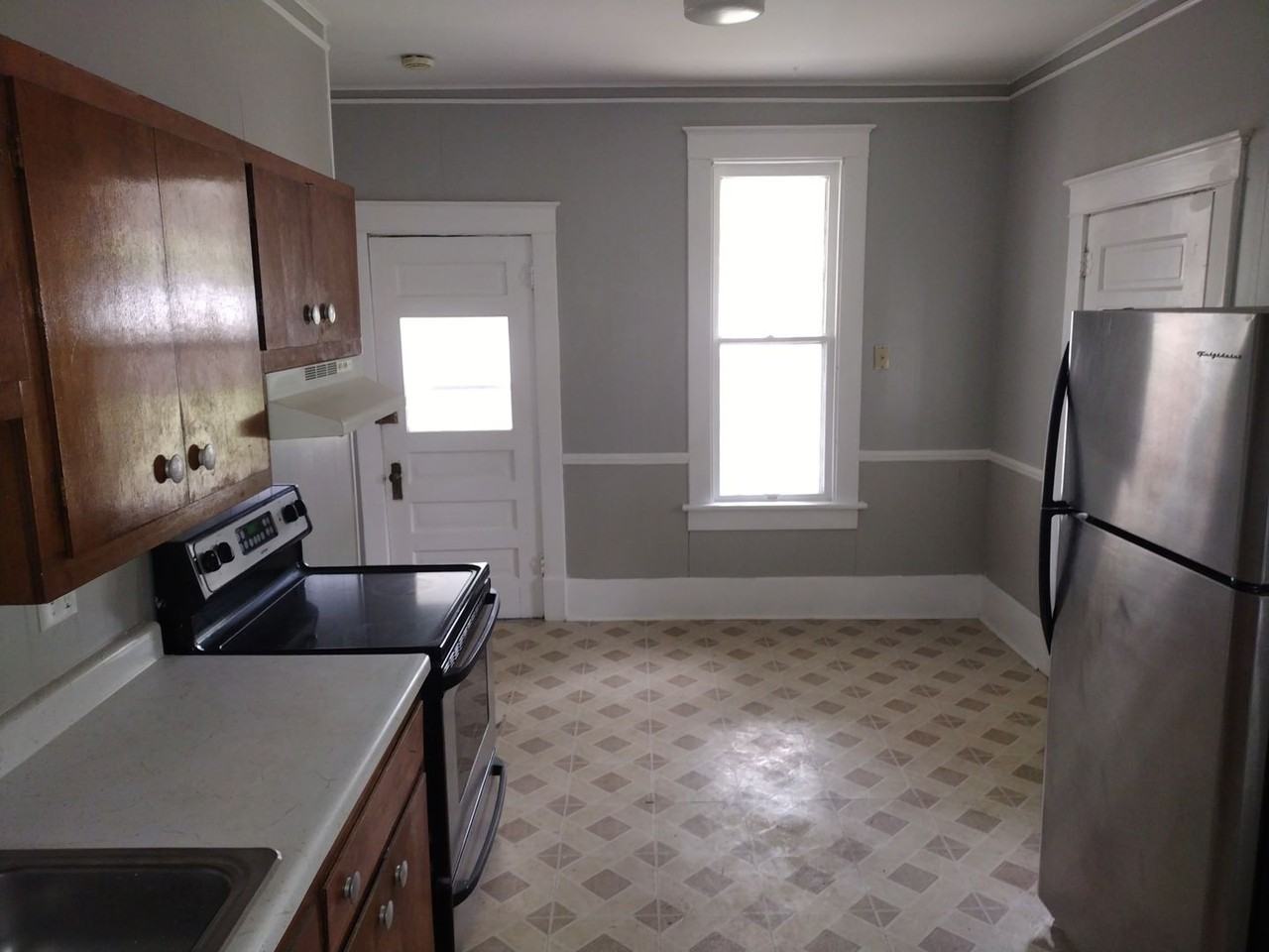 329 Main St - Photo 4 of 24