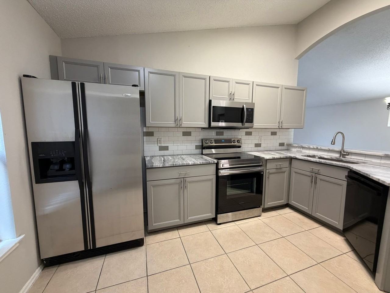 2470 Parsons Pond Cir - Photo 3 of 23
