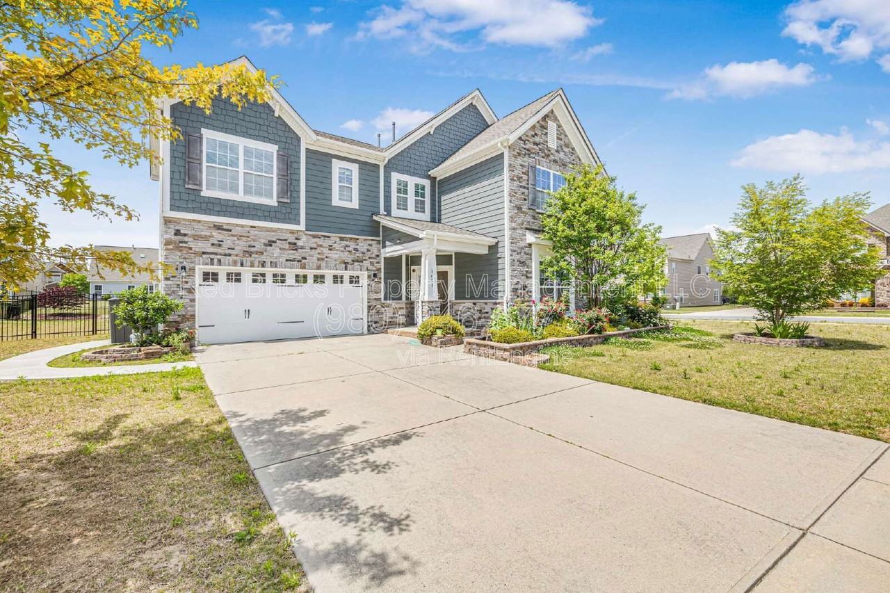 8608 Lavender Pl - Photo 2 of 42