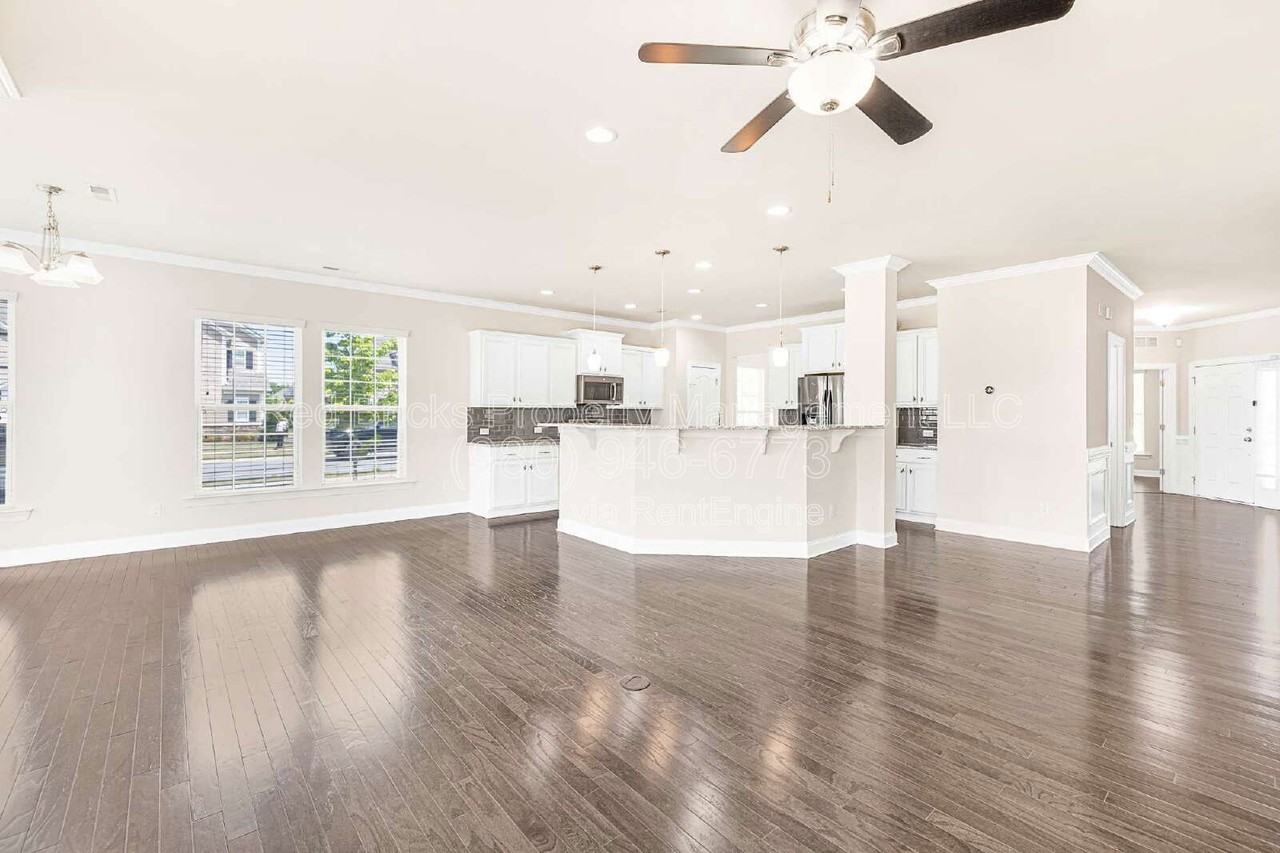 8608 Lavender Pl - Photo 7 of 42