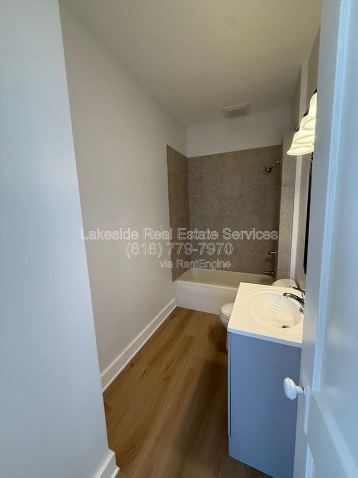 1101 Dayton St Sw - Photo 7 of 12