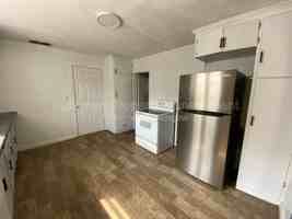 featured image of 827 W Cedar St