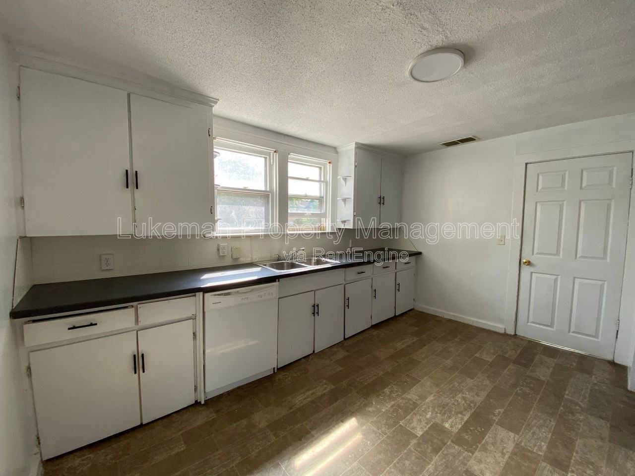 827 W Cedar St - Photo 4 of 22