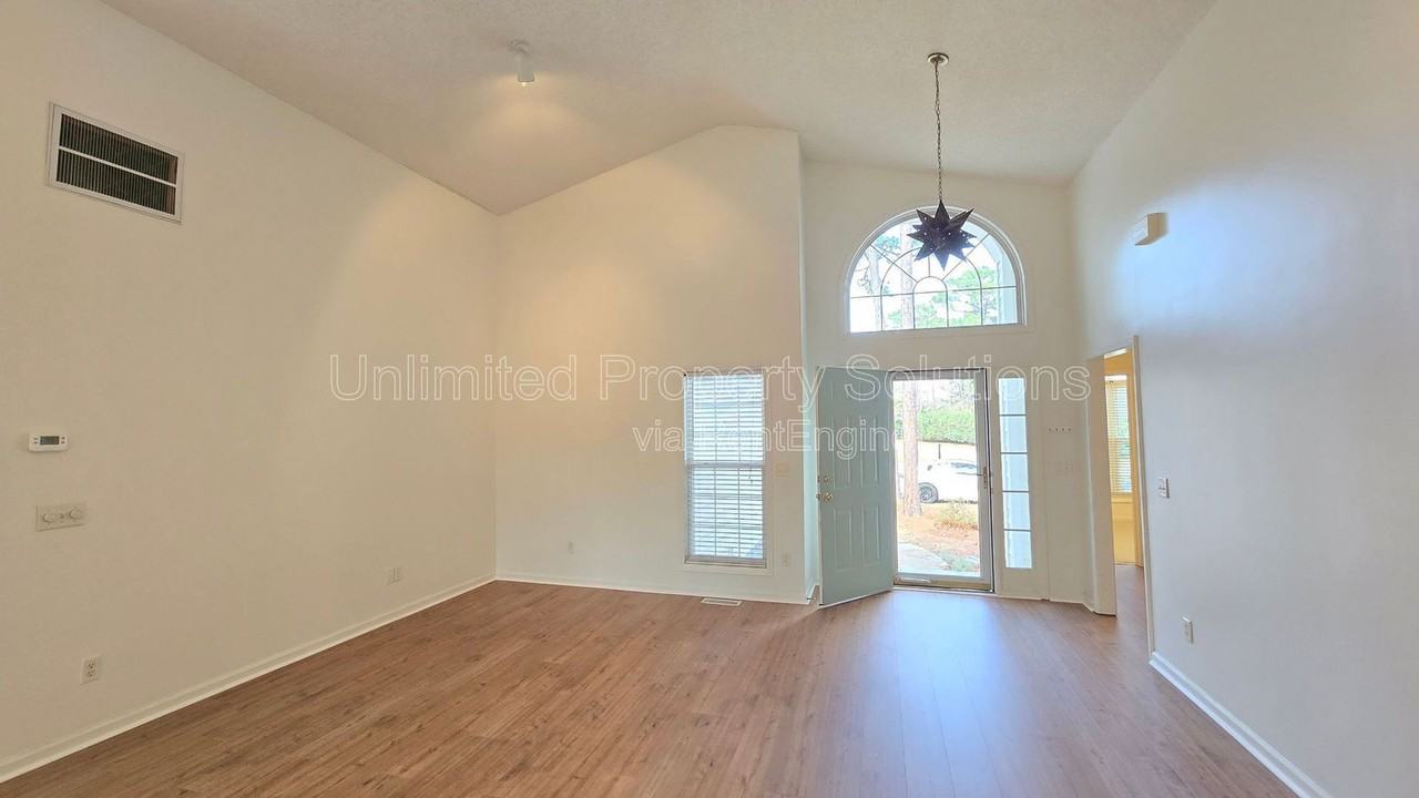 426 Lansdowne Rd - Photo 6 of 27