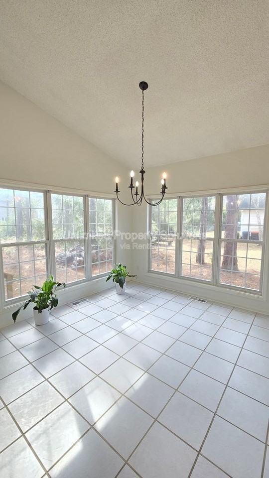 426 Lansdowne Rd - Photo 7 of 27