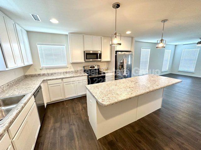 5585 Walden Ridge Dr - Photo 3 of 21