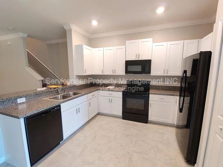 1591 Cassius St - Photo 7 of 18