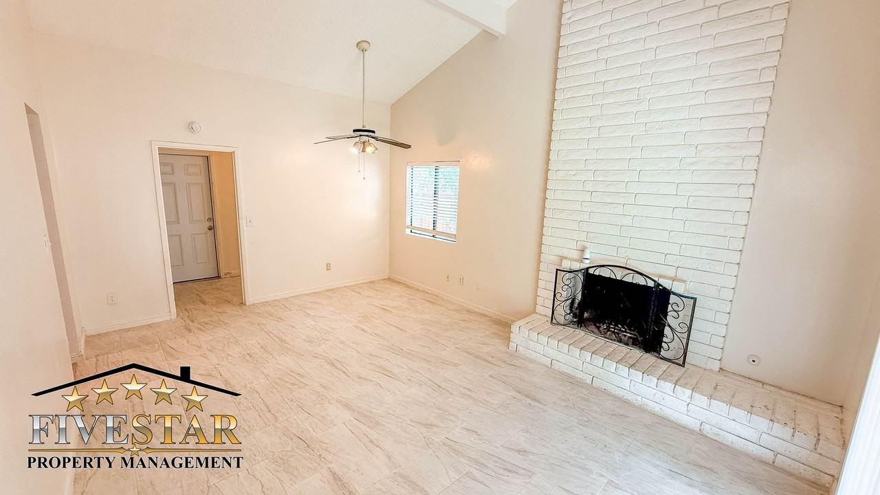 7005 Quailwood Dr - Photo 4 of 25