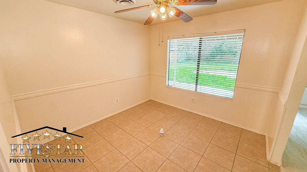 7005 Quailwood Dr - Photo 7 of 25