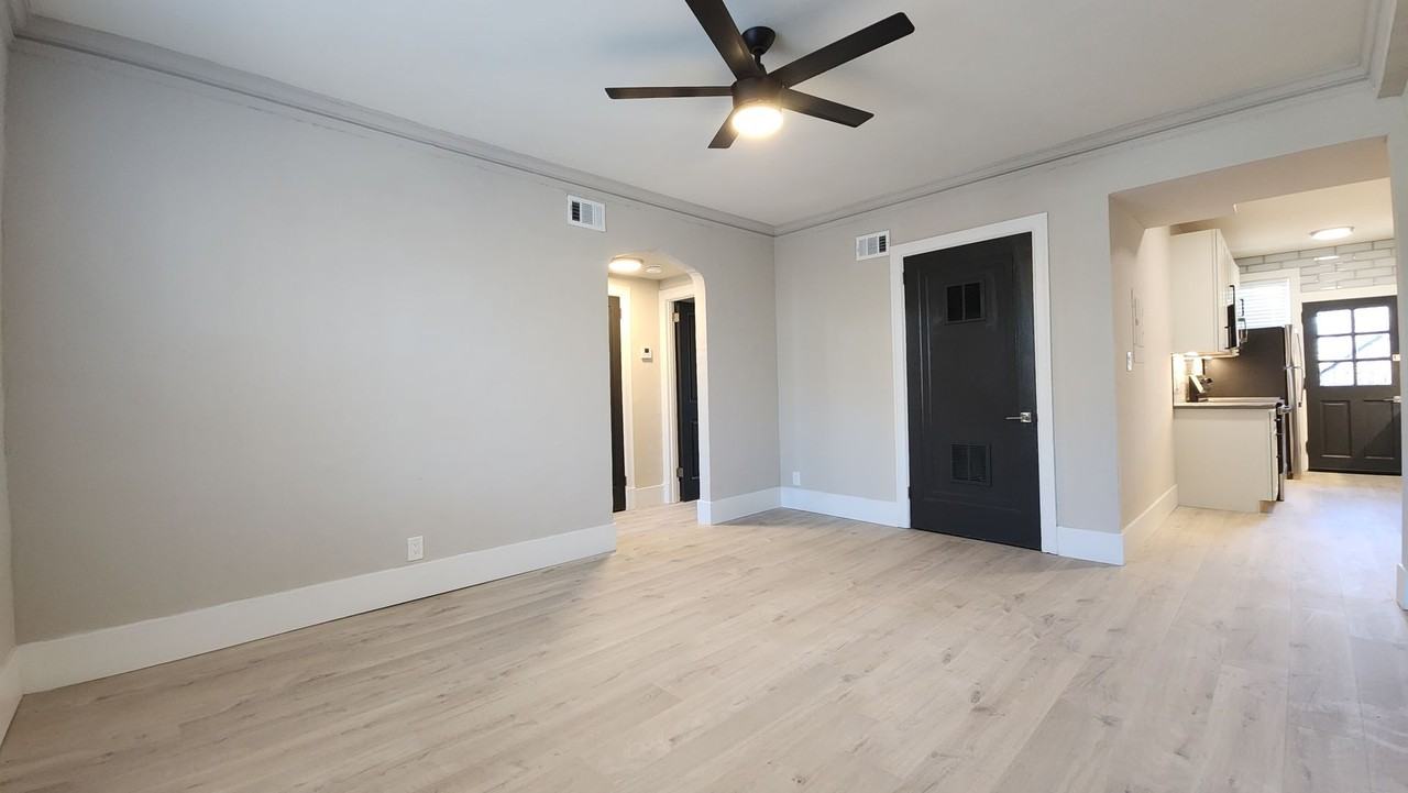 6639 Alamo Ave - Photo 4 of 12