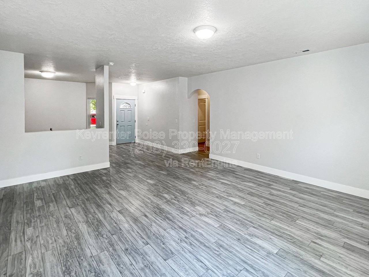 1691 E Daulby St - Photo 7 of 19