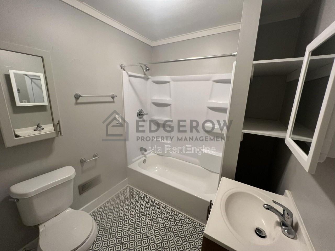 300 Gunnison Ave Sw #A - Photo 7 of 8