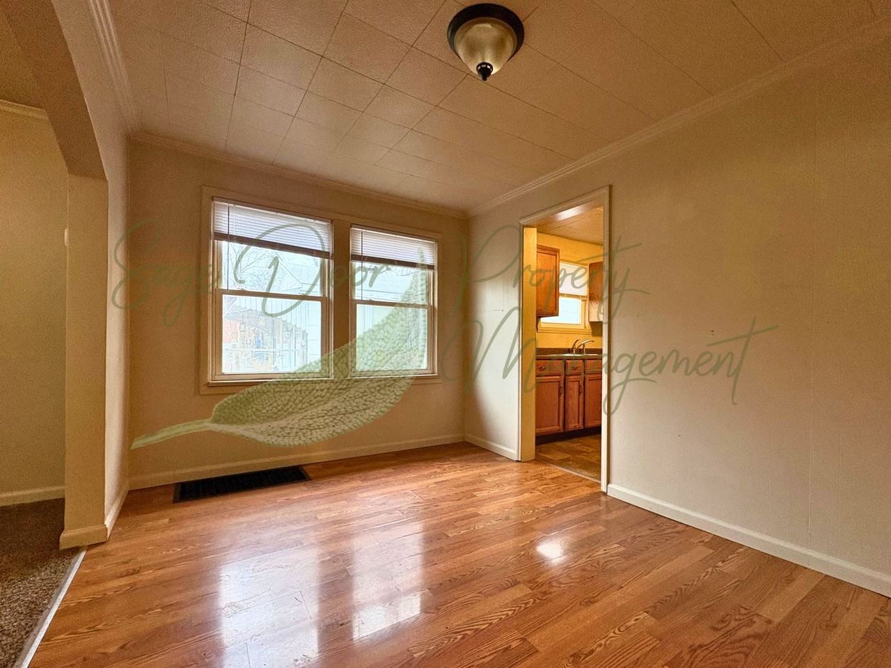 1915 S Arlington Ave - Photo 6 of 18