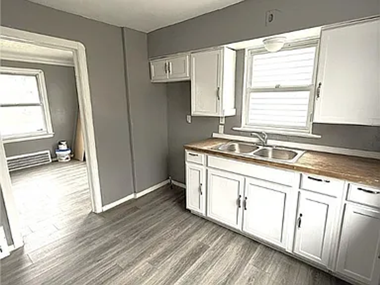 17312 Glendale Ave - Photo 2 of 12