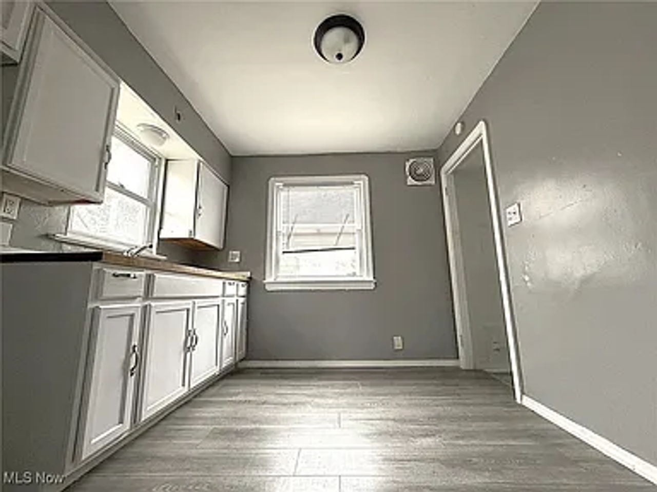 17312 Glendale Ave - Photo 6 of 12