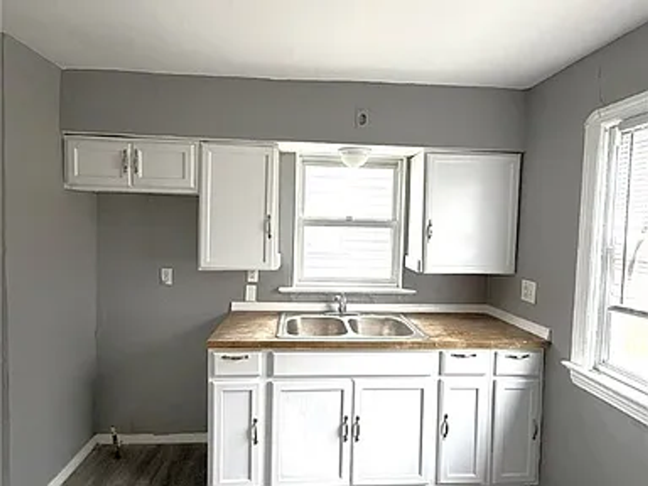 17312 Glendale Ave - Photo 7 of 12