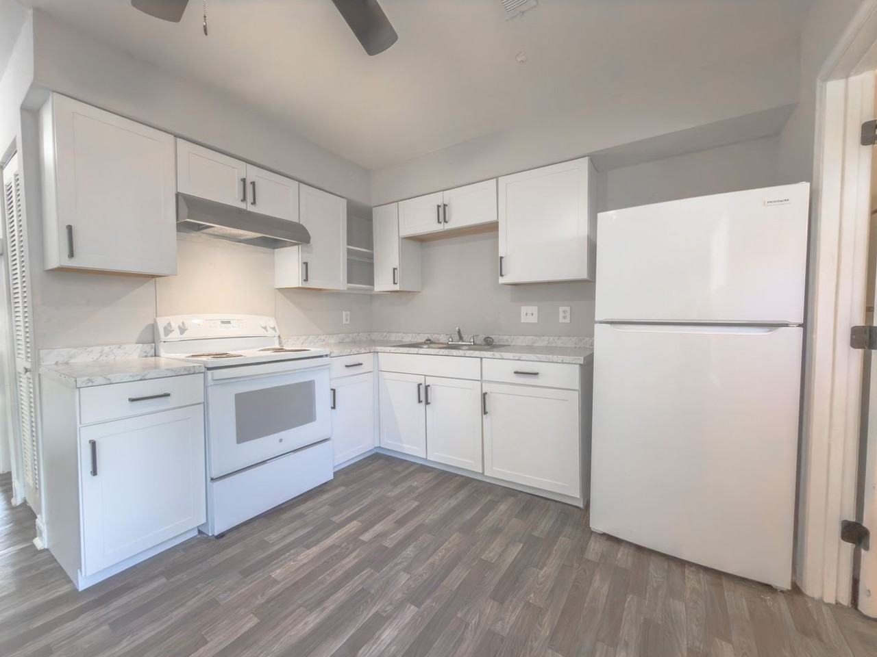 2326 Applebee Way - Photo 2 of 4