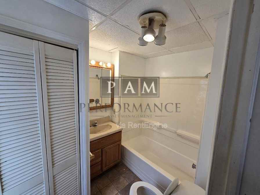 1208 59th St - Photo 6 of 12