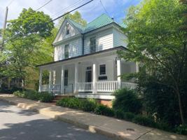 featured image of 415 2nd St Ne