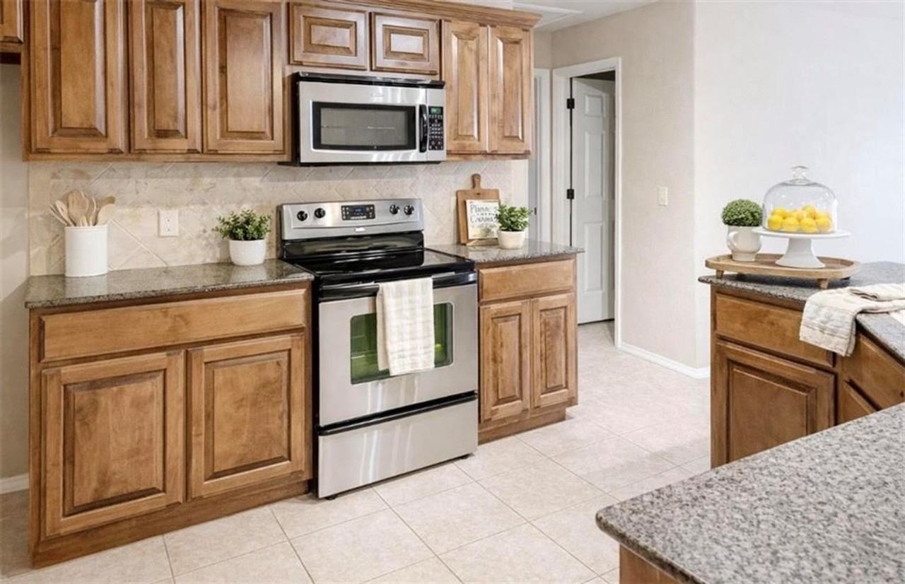 741 Venice St - Photo 3 of 12