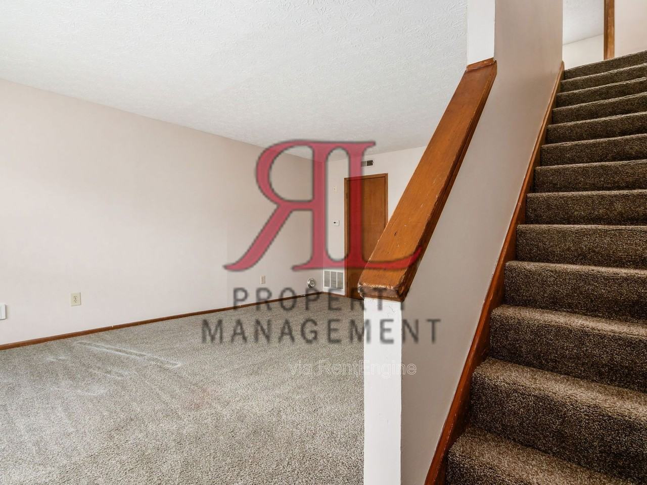 5524 Kenneylane Blvd - Photo 5 of 28