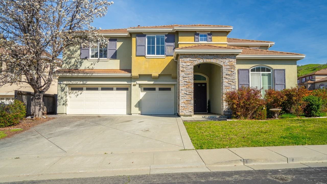 3937 Danbury Way - Photo 2 of 28