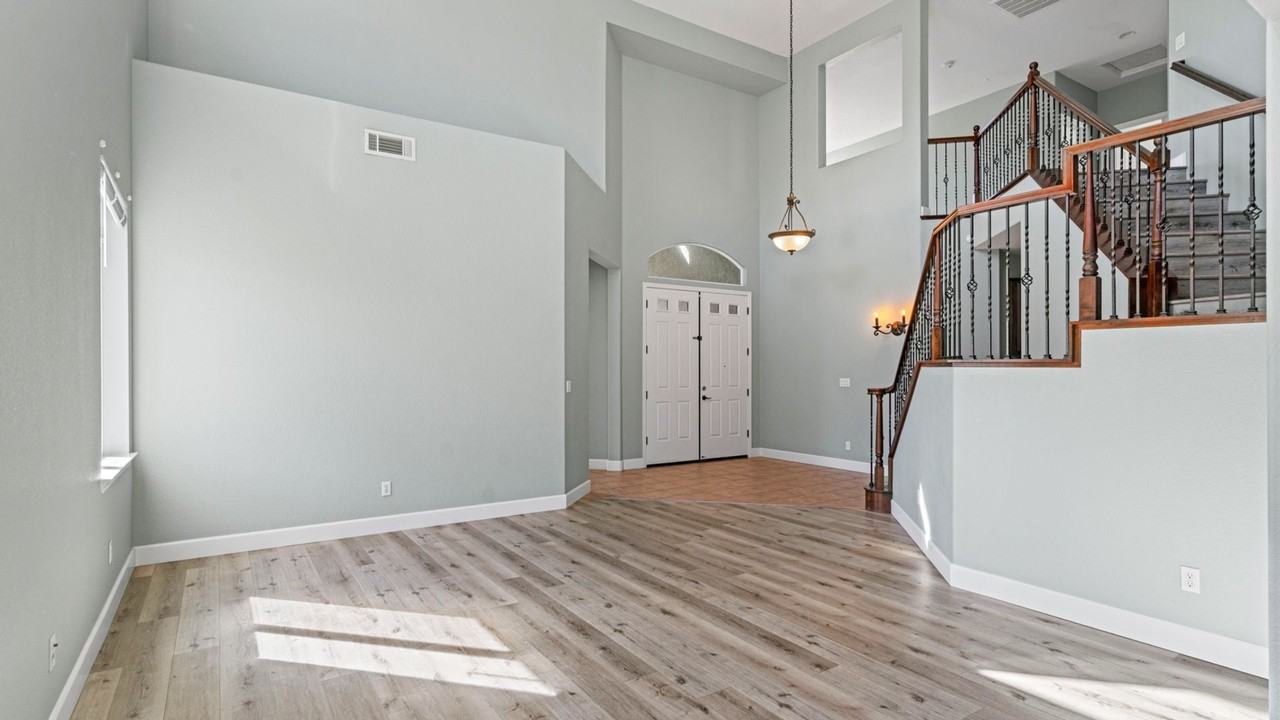 3937 Danbury Way - Photo 5 of 28