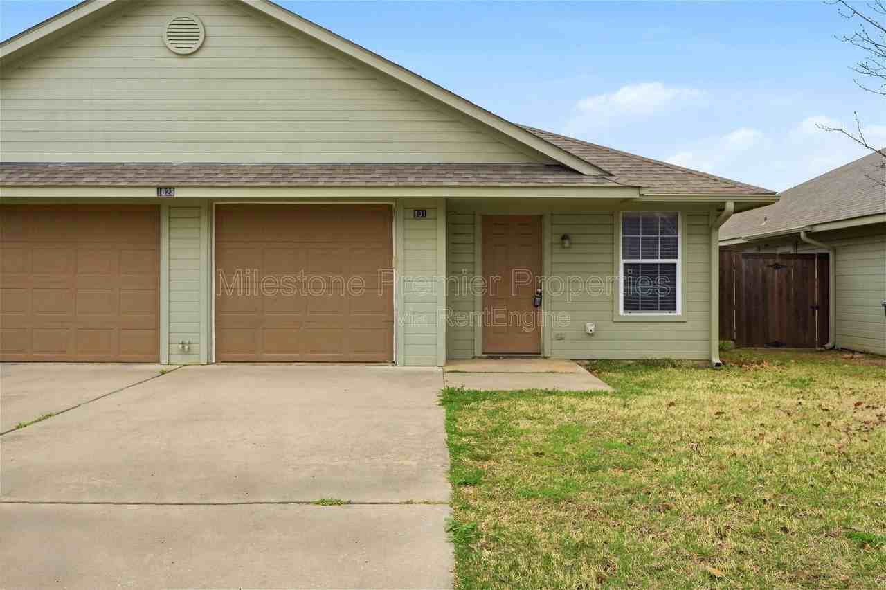 1023 Rice St #101 - Photo 5 of 22