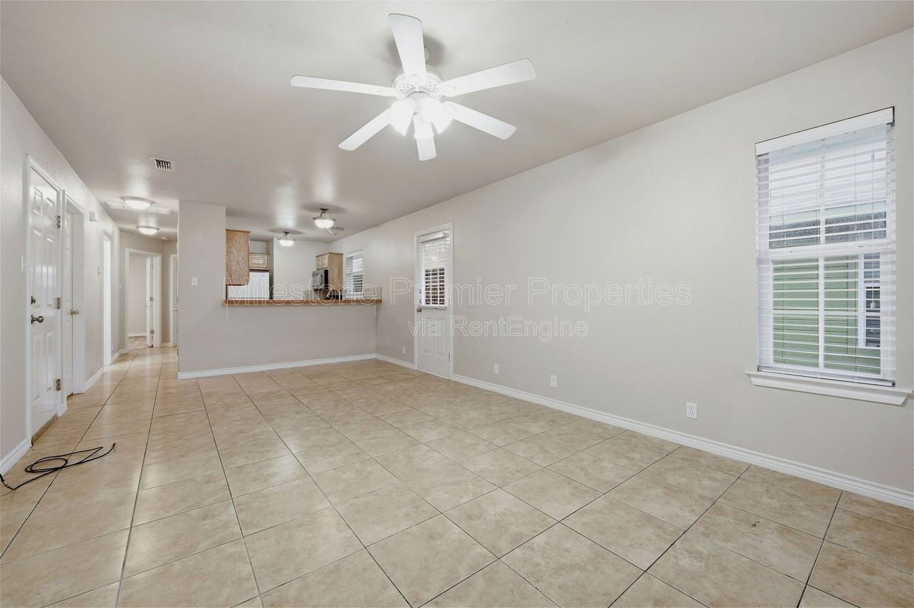 1023 Rice St #101 - Photo 7 of 22