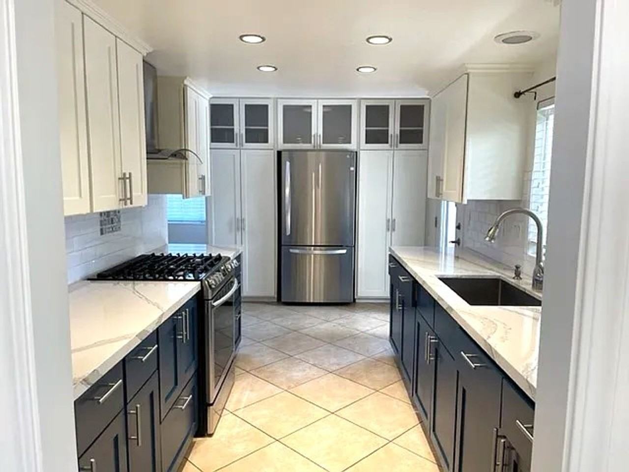 2051 Burnside Dr - Photo 3 of 4