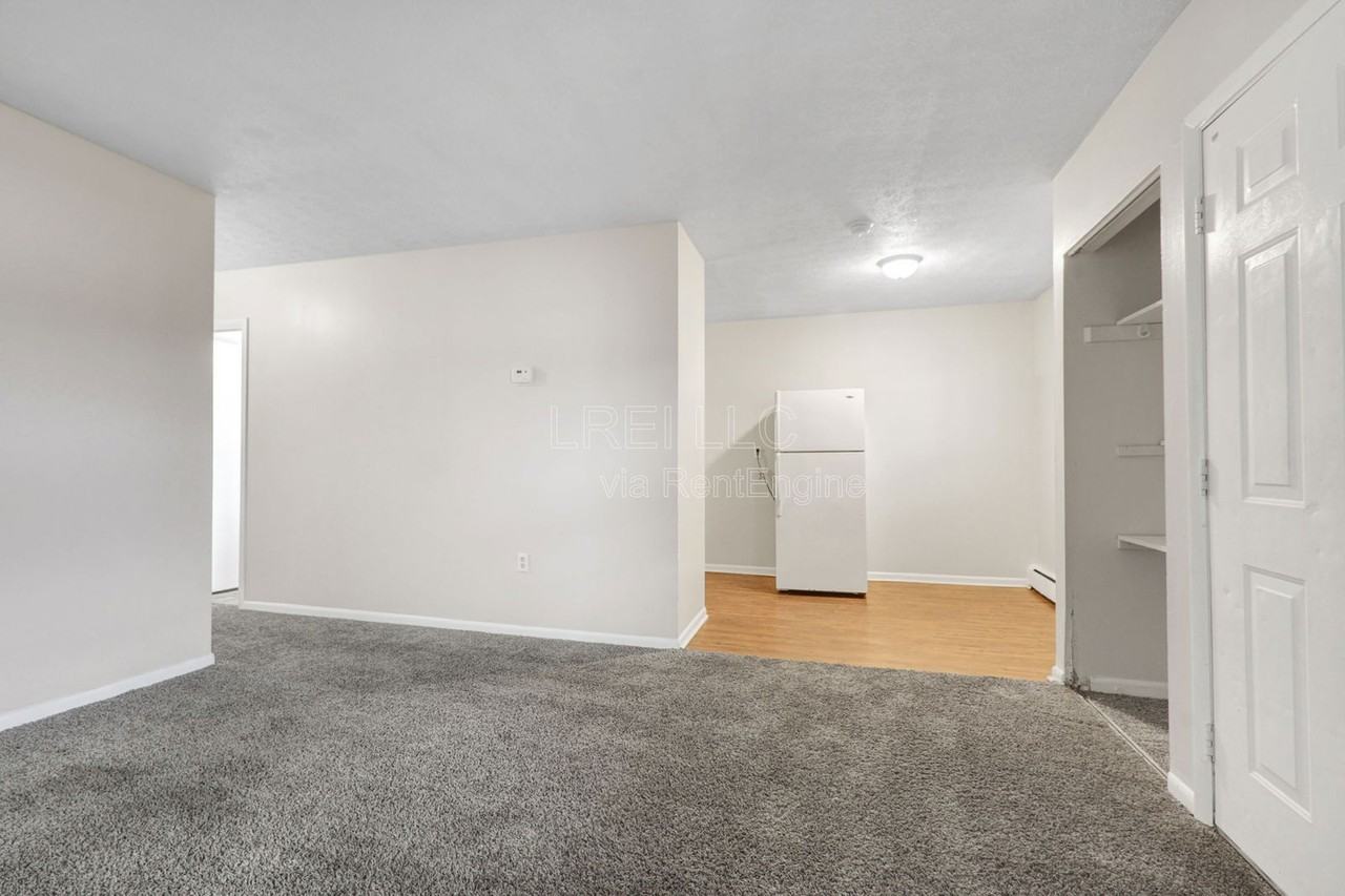 212 Poplar Level Ct #212 - Photo 2 of 10