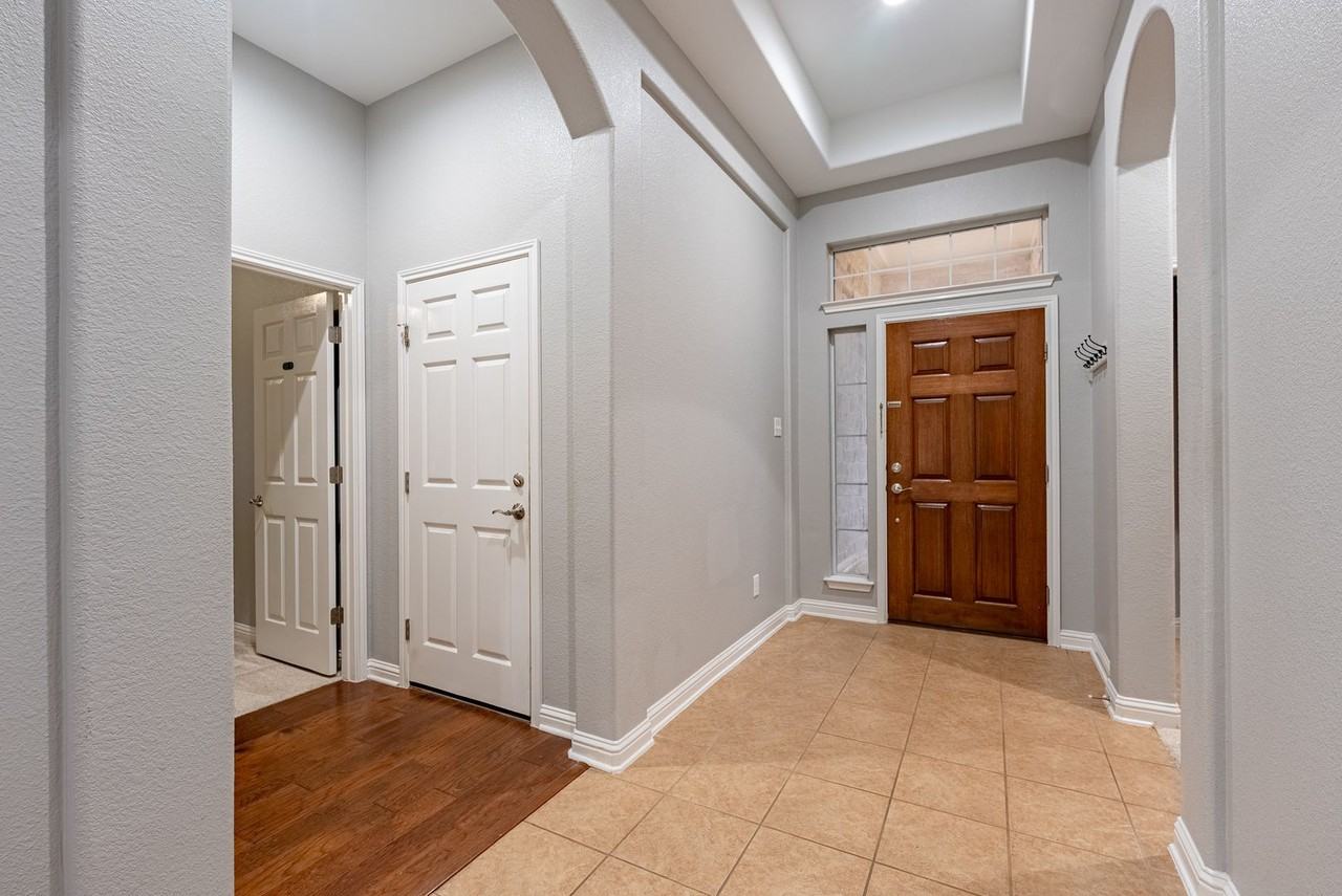 10120 Big Thicket Dr - Photo 3 of 27