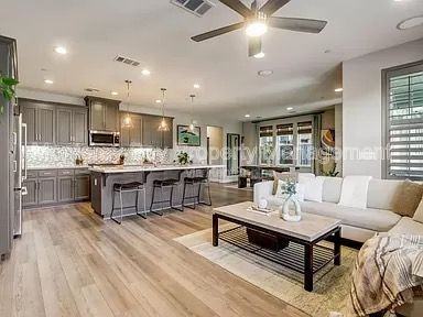 211 9th St - Photo 7 of 41