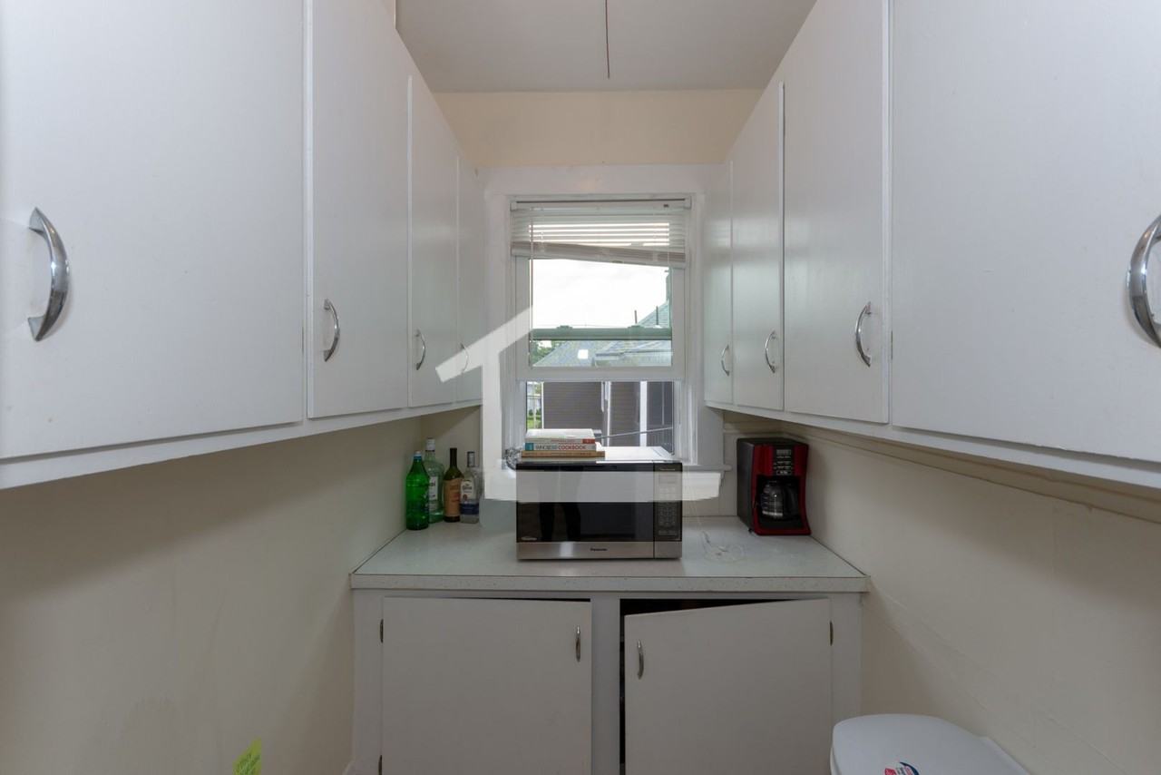 64 Greycliff Rd - Photo 5 of 10